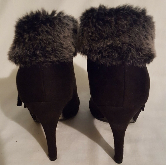 New Qupid black fx fur trim slim heel ankle bootie - Picture 4 of 5